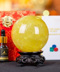 Quả cầu từ đá thạch anh vàng