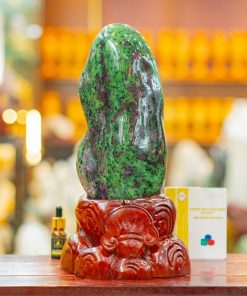 Đá Cảnh Ruby Nam Phi - 6,77kg - M3077677