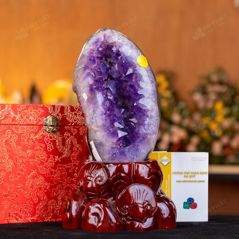 Hốc thạch anh tím