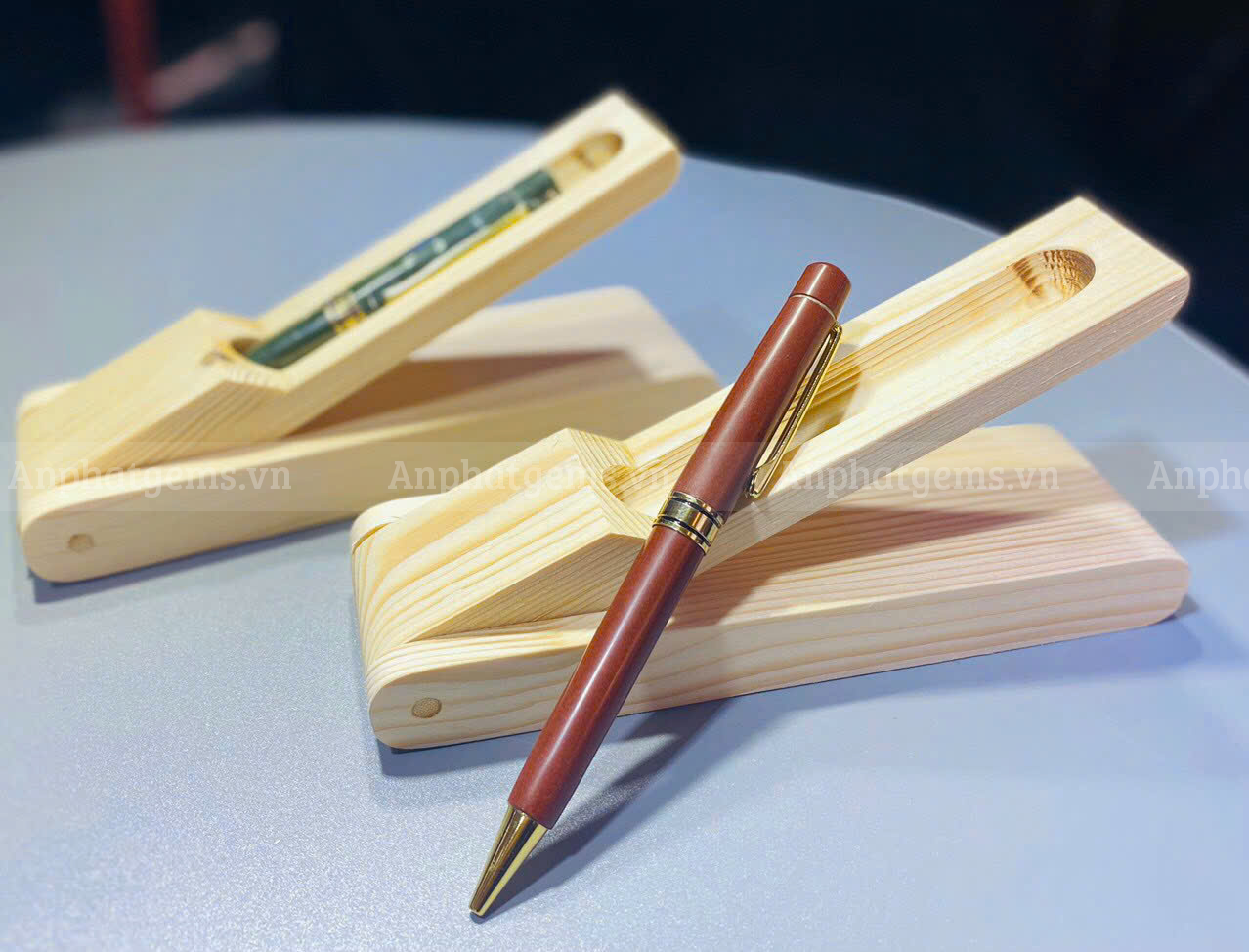 Bút chế tác từ đá tự nhiên