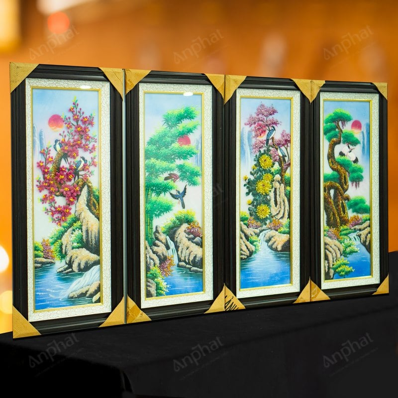 Treo tranh tứ quý ở cầu thang một cách chuẩn xác