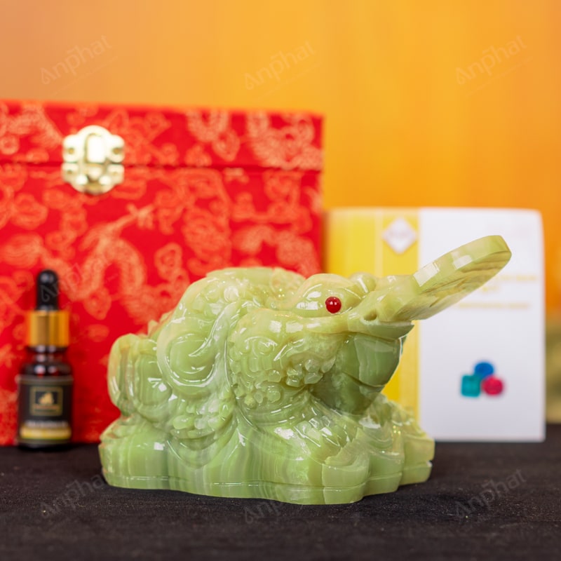 Thiềm Thừ còn có tác dụng trấn trạch, bảo vệ ngôi nhà khỏi tà khí, các luồng khí xấu từ bên ngoài