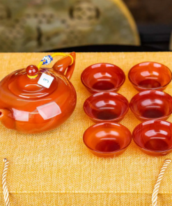 Ảnh cận cảnh Bộ Ấm chén mã nào đỏ