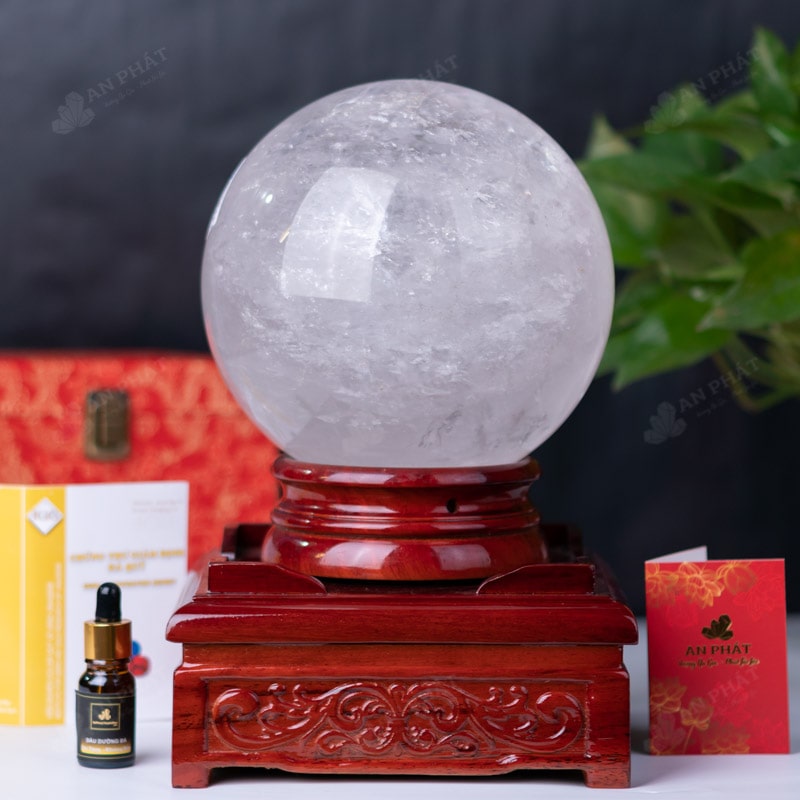 Đá thạch anh trắng có năng lượng mạnh mẽ trong việc thanh lọc và giúp ổn định tinh thần