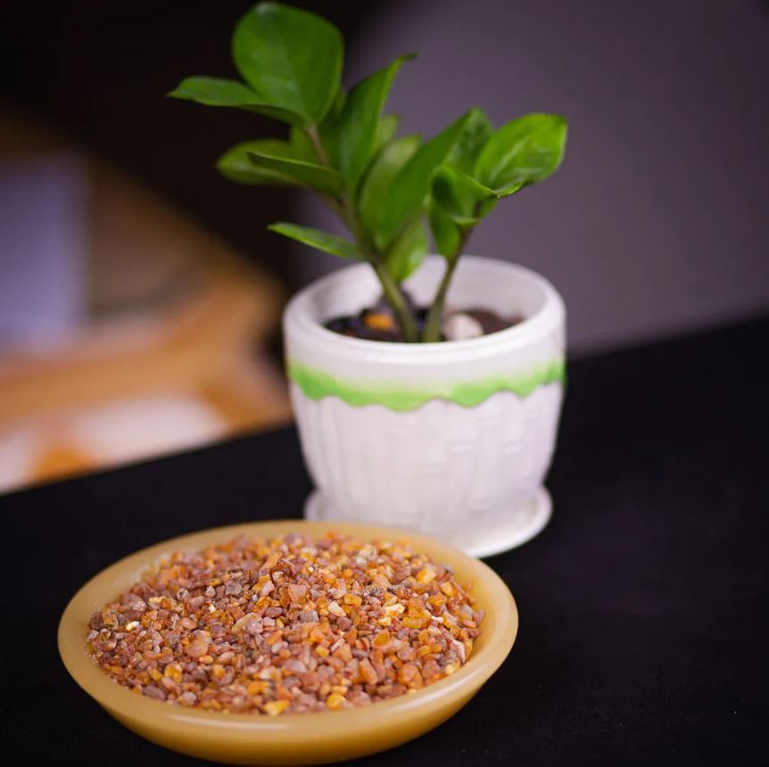 Hổ phách nổi tiếng với công dụng cải thiện sức khỏe và tinh thần
