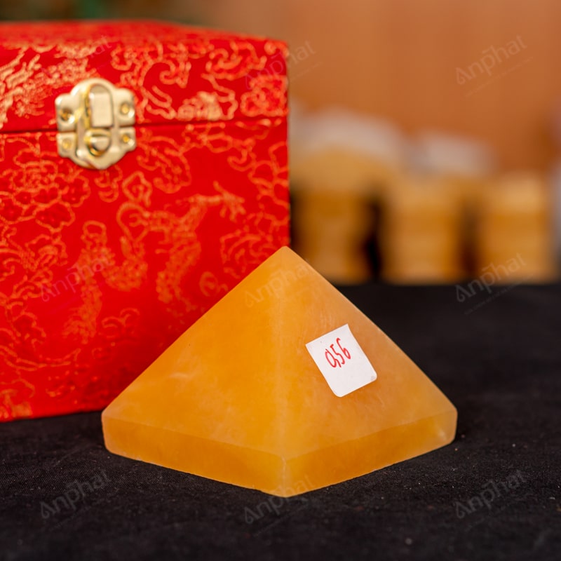 Kim Tự Tháp Ngọc Hoàng Long 2A 0,56kg 031-0492A-0,56