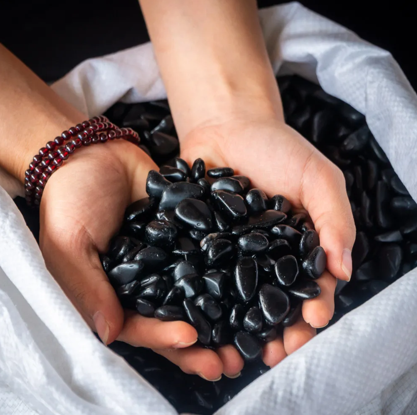 Đá Obsidian có khả năng chống lại năng lượng tiêu cực