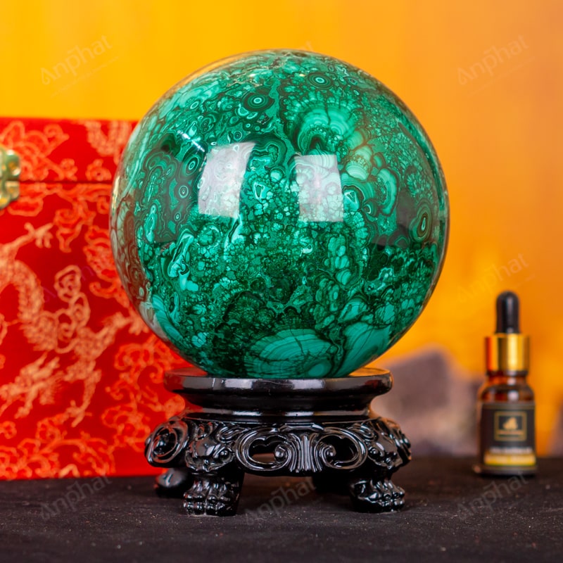 Malachite mang lại năng lượng tích cực, bảo vệ và chữa lành trong các giai đoạn chuyển đổi quan trọng