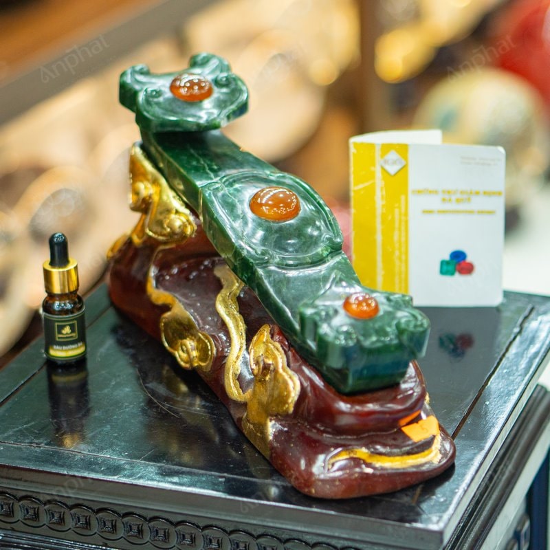 Gậy Như Ý Ngọc Bích - Bảo vật "vạn sự như ý" kết tinh từ đá quý, mang đến quyền uy, trí tuệ và vận may trọn vẹn cho người lãnh đạo