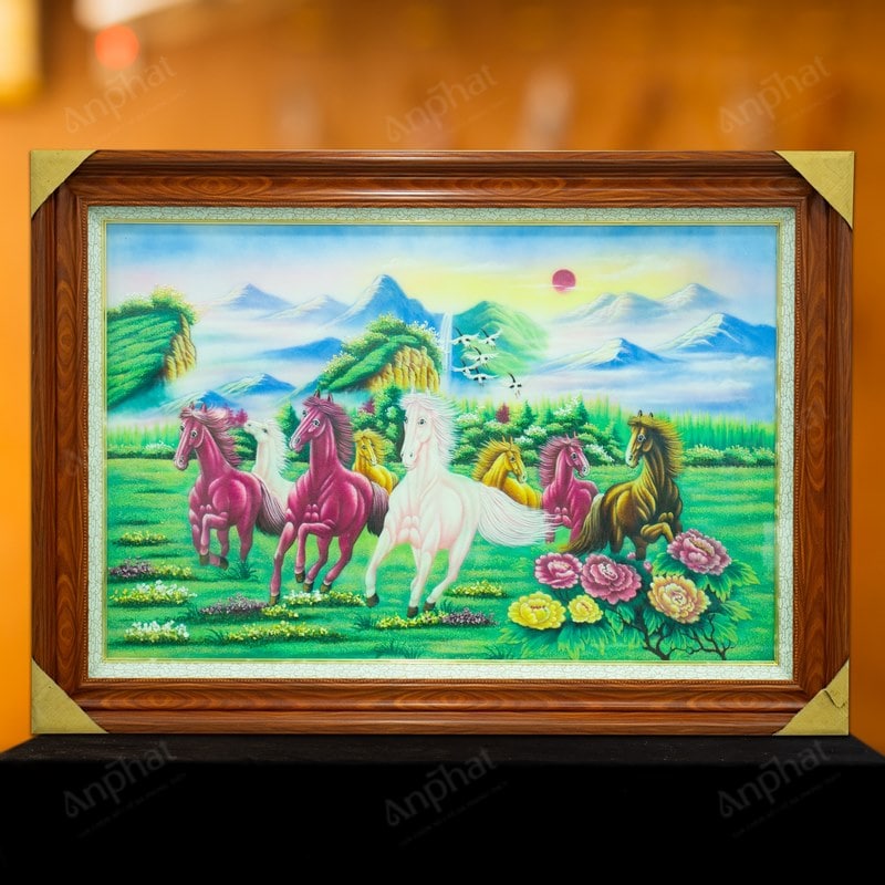 Tranh đá quý Mã Đáo Thành Công Hoa Mẫu Đơn biểu trưng cho thành công rực rỡ, phú quý, mang đến năng lượng thăng hoa trong công việc và cuộc sống