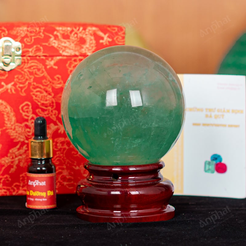 Quả Cầu Fluorite Xanh 6A 1,91kg 011-0136A-1,91