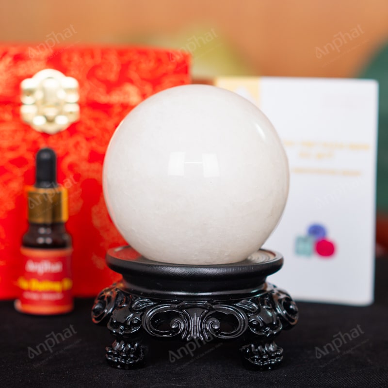 Quả Cầu Thạch Anh Trắng Dừa 2A 0,69kg 011-0882A-0,69