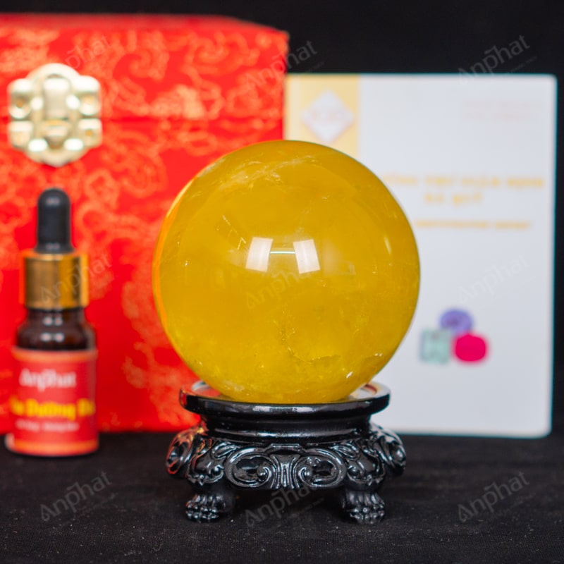 Quả Cầu Thạch Anh Vàng 4A Có Sao 0,55kg 012-0914A-0,55