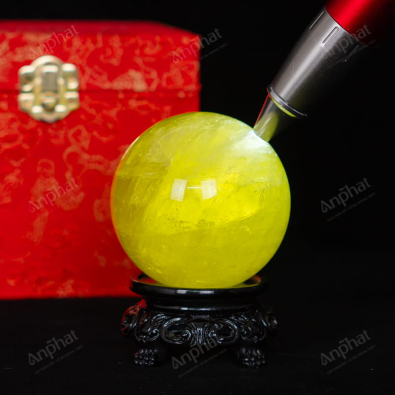 Quả Cầu Thạch Anh Vàng 4A Có Sao 0,56kg 012-0914A-0,56