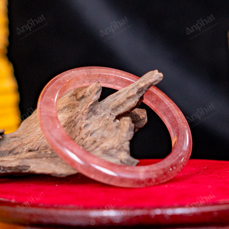 Vòng Tay Bản Liền Thạch Anh Dâu Tây Hồng 1A 55 Ly 107-0721A-55