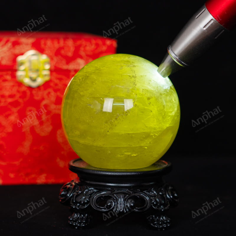 Quả Cầu Thạch Anh Vàng 6A Có Sao 0,9kg 012-0916A-0,9