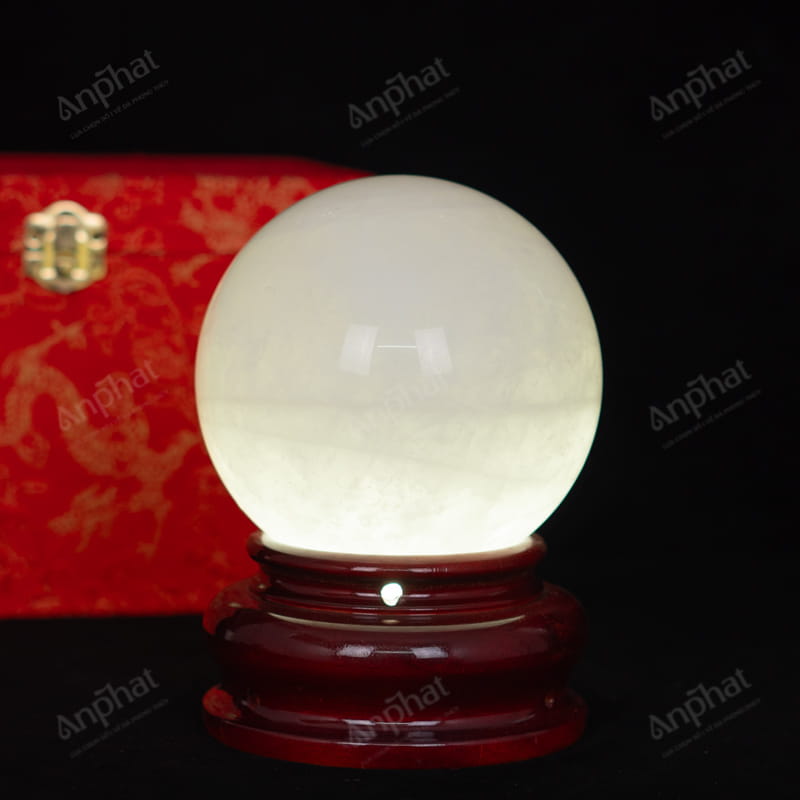 Quả Cầu Thạch Anh Trắng Dừa 2A 2,4kg 011-0882A-2,4